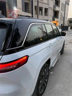 جیپ گراند شیرۆکی